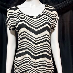 Annabelle Zigzag Black and White Women's Tee